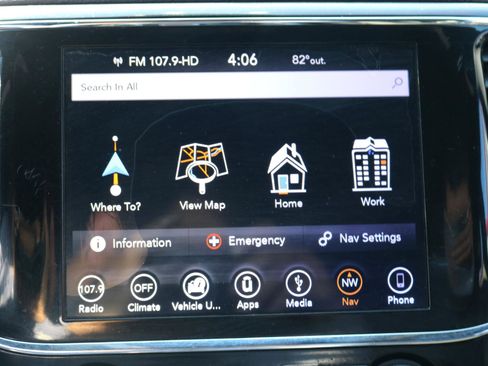 Used 2019 Jeep Grand Cherokee Altitude AWD/4WD image 21