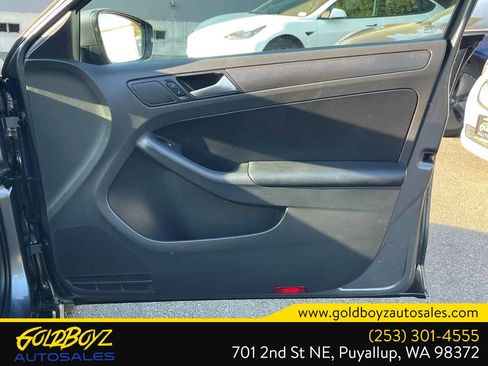 Used 2014 Volkswagen Jetta SE FWD image 19