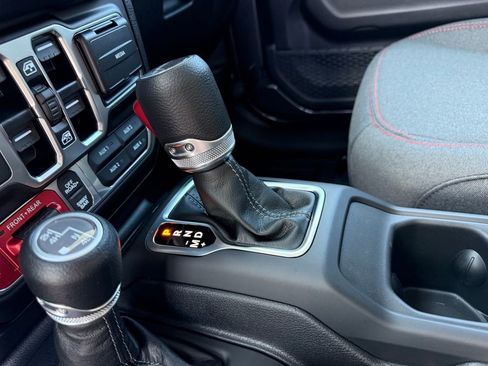 New 2025 Jeep Gladiator Rubicon image 24