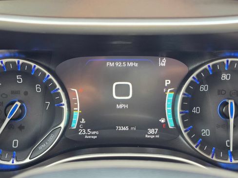 Used 2023 Chrysler Pacifica Touring-L FWD image 22