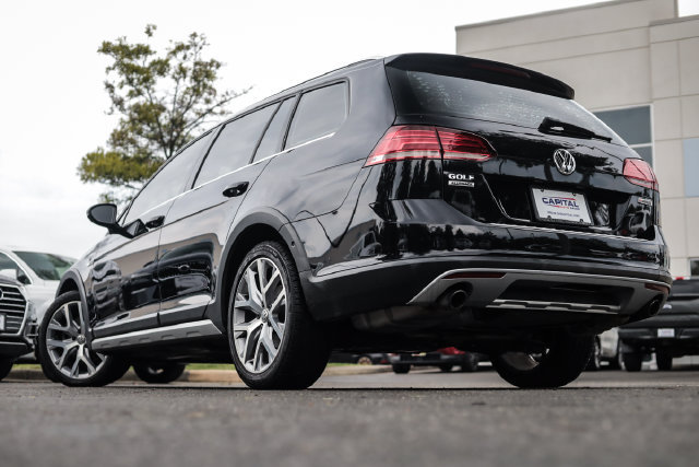 Used 2019 Volkswagen Golf Alltrack SE AWD/4WD image 2