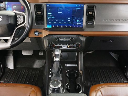 Used 2024 Ford Bronco Outer Banks AWD/4WD image 17