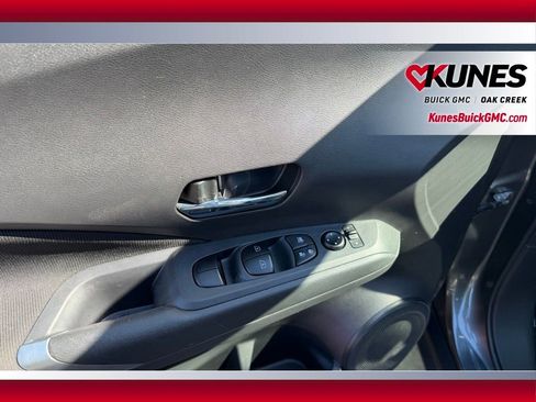 Used 2024 Nissan Kicks SV FWD image 4