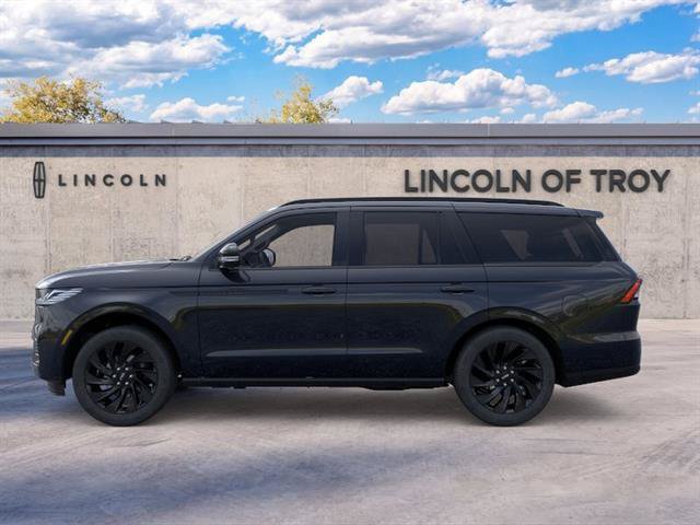New 2026 Lincoln Navigator Reserve w/ Jet Appearance Package AWD/4WD image 3