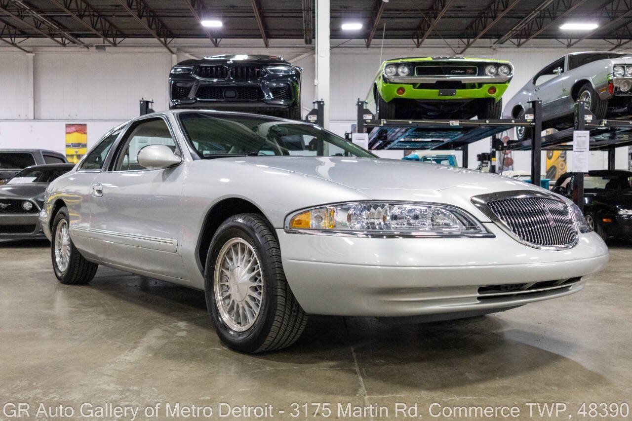 Used 1998 Lincoln Mark VIII RWD image 10