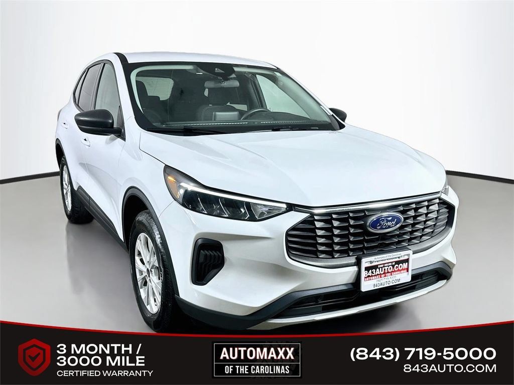 Used 2025 Ford Escape Active AWD/4WD image 1