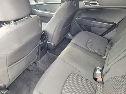 Used 2023 Kia Sportage LX image 10