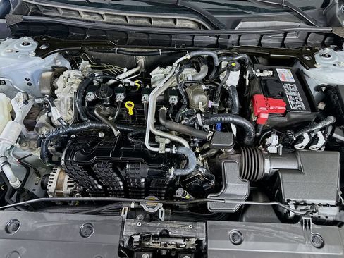 Used 2024 Nissan Altima 2.5 SR FWD image 35