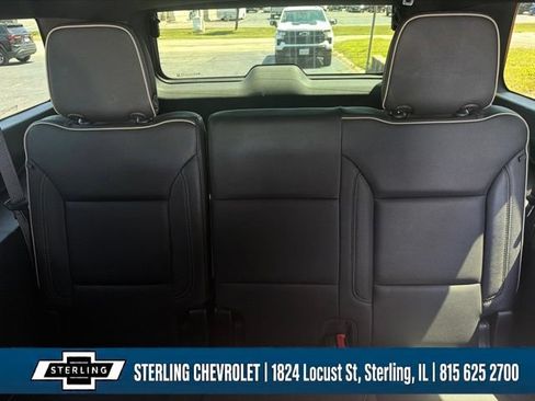Used 2023 GMC Yukon XL SLT w/ SLT Premium Package AWD/4WD image 10