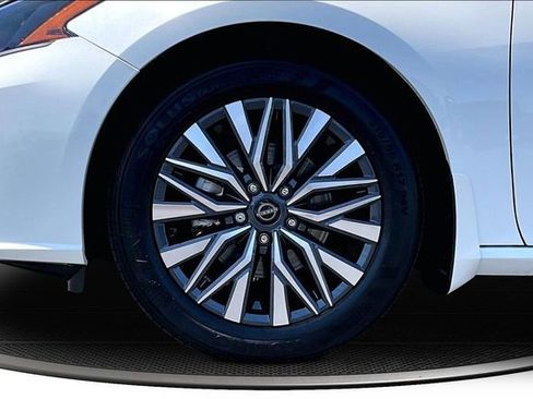 New 2026 Nissan Altima 2.5 SV FWD image 13
