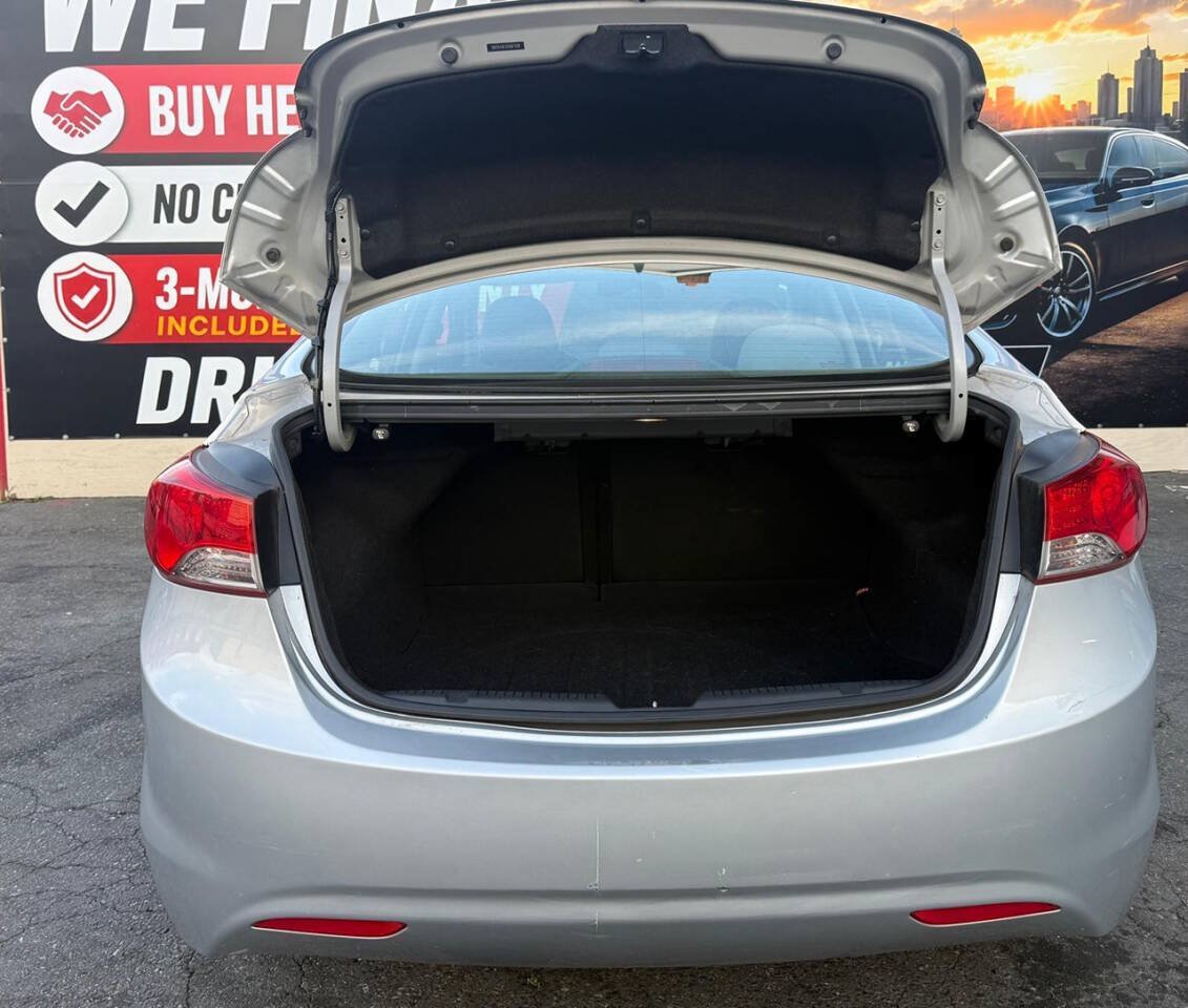 Used 2012 Hyundai Elantra GLS FWD image 21