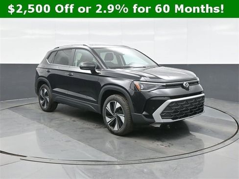 New 2026 Volkswagen Taos SE image 1