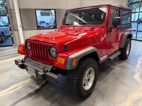 Used 2005 Jeep Wrangler Unlimited w/ Security Group AWD/4WD image 3