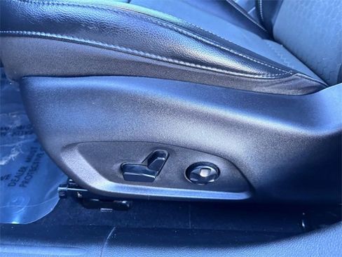 Used 2019 Jeep Compass Latitude w/ Cold Weather Group image 11