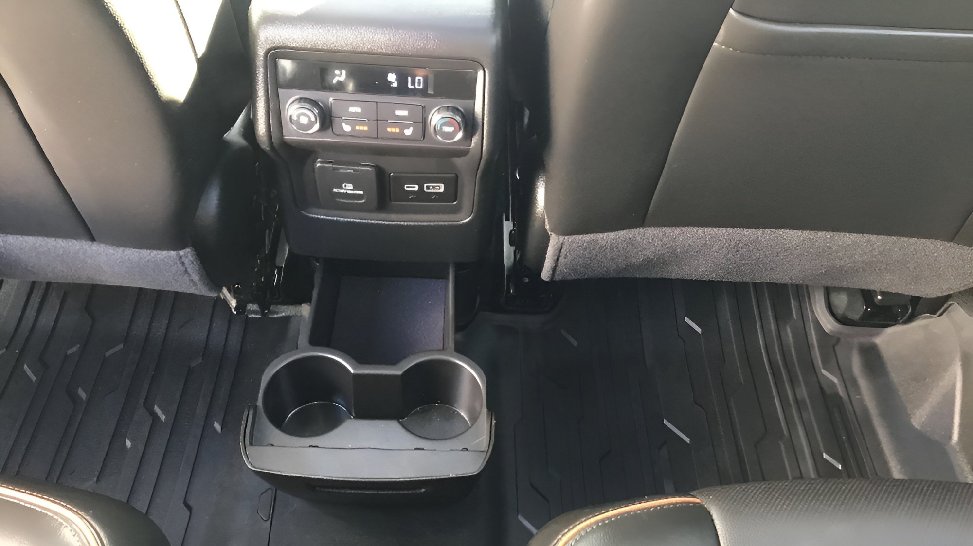 Used 2023 GMC Acadia AT4 w/ GMC Pro Grade Package AWD/4WD image 37