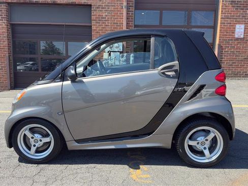 Used 2013 smart fortwo passion RWD image 11