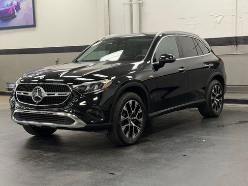 Used 2025 Mercedes-Benz GLC 350e 4MATIC image 6