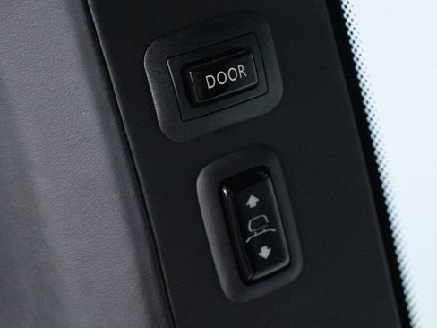 Certified 2020 Rolls-Royce Cullinan image 33