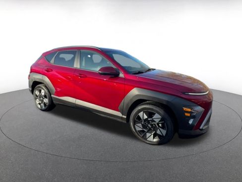 Used 2025 Hyundai Kona SEL image 2