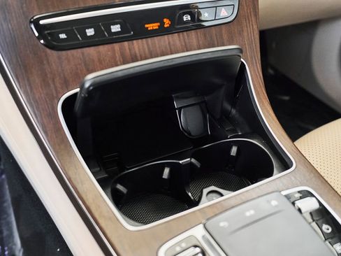 Used 2022 Mercedes-Benz GLC 300 w/ Premium Package Lite image 28