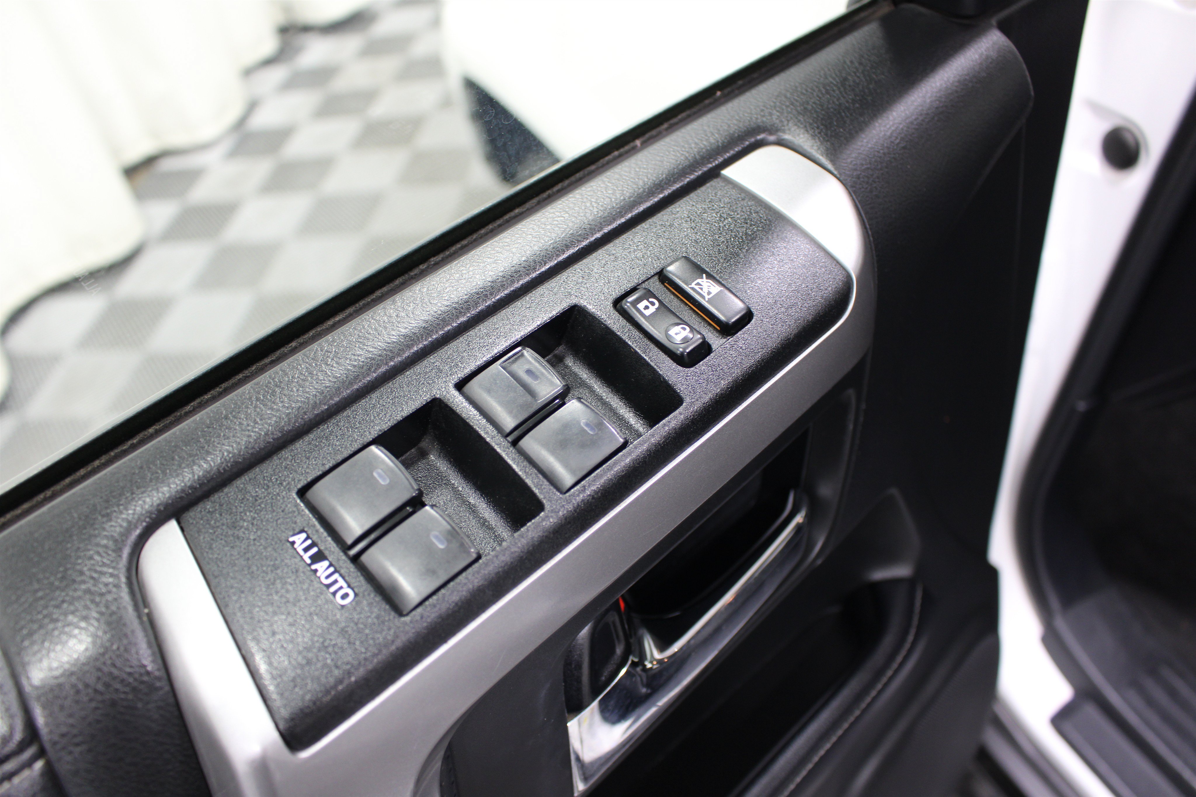 Used 2019 Toyota 4Runner SR5 Premium AWD/4WD image 7
