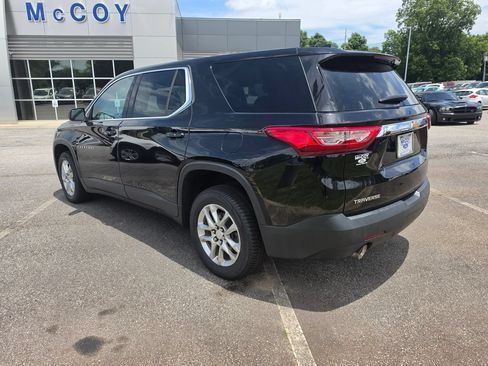 Used 2021 Chevrolet Traverse LS FWD image 3