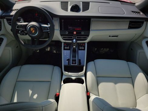 New 2026 Porsche Macan image 18