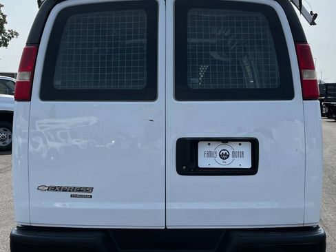 Used 2015 Chevrolet Express 2500 RWD image 6