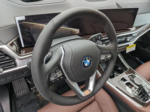 New 2026 BMW X5 xDrive50e image 3