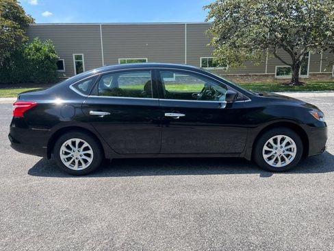 Used 2018 Nissan Sentra SV w/ Premium Package (P01) FWD image 2