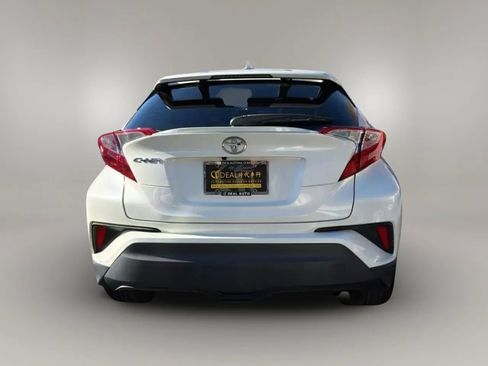 Used 2021 Toyota C-HR XLE image 6