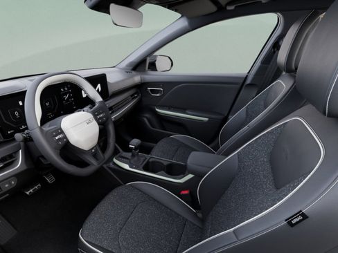 Used 2025 Kia K4 GT-Line FWD image 19