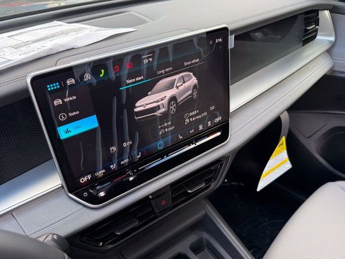 New 2026 Volkswagen Tiguan SE R-Line image 19