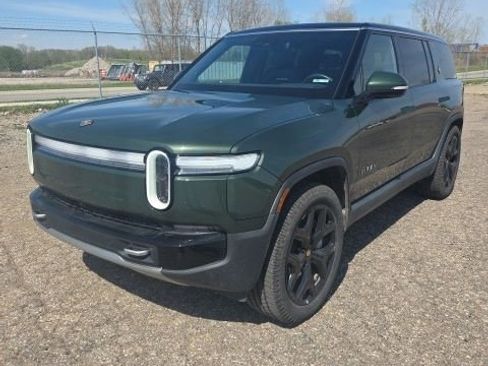 Used 2025 Rivian R1S Adventure AWD/4WD image 3