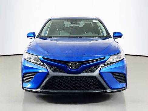 Used 2020 Toyota Camry SE FWD image 2