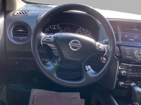 Used 2019 Nissan Pathfinder S image 21