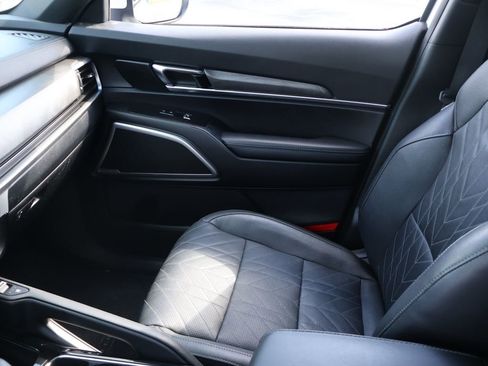 Used 2023 Kia Telluride EX X-Line AWD/4WD image 29