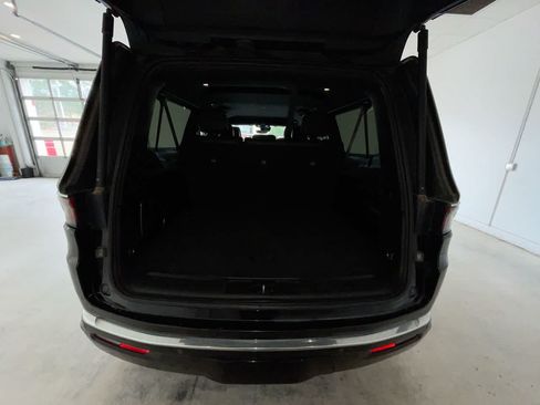 Used 2023 Jeep Wagoneer L Series II AWD/4WD image 24