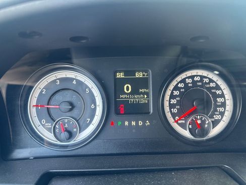 Used 2014 RAM 1500 ST w/ SXT Appearance Group AWD/4WD image 13