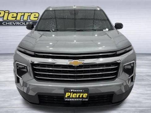 New 2027 Chevrolet Traverse LT w/ Driver Confidence Package AWD/4WD image 8