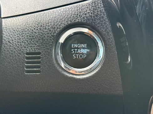 Used 2018 Toyota Corolla XLE image 32