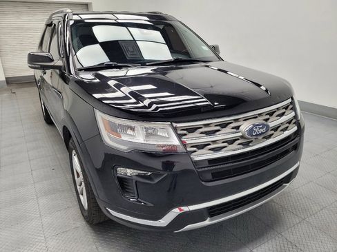 Used 2018 Ford Explorer XLT w/ Equipment Group 201A AWD/4WD image 14
