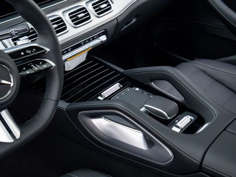 New 2026 Mercedes-Benz GLS 450 4MATIC image 13