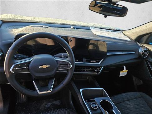 New 2026 Chevrolet Equinox LT FWD image 13