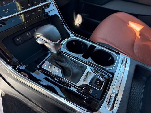 Certified 2024 Kia Carnival SX Prestige image 24