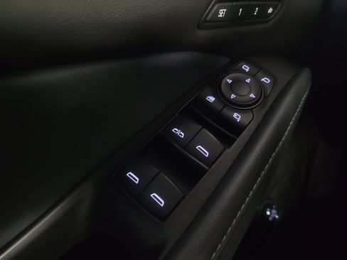 Used 2018 Buick Enclave Premium w/ LPO, Luxury Package FWD image 27