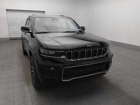 Used 2022 Jeep Grand Cherokee Overland w/ Advanced Protech Group III AWD/4WD image 14