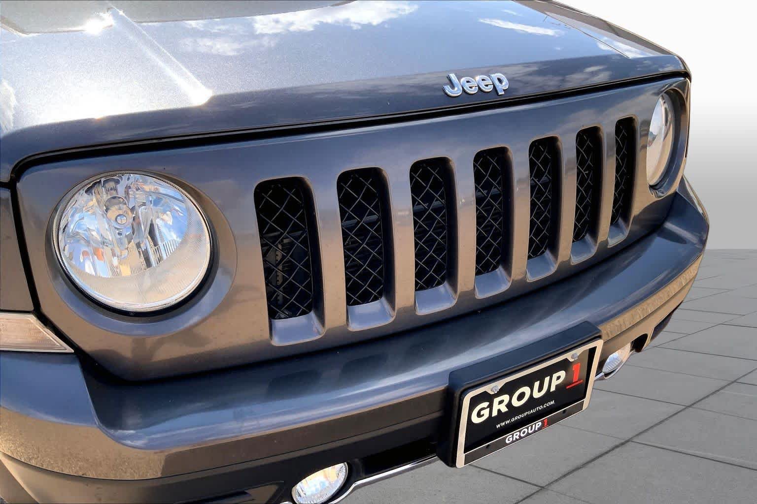 Used 2016 Jeep Patriot High Altitude FWD image 28