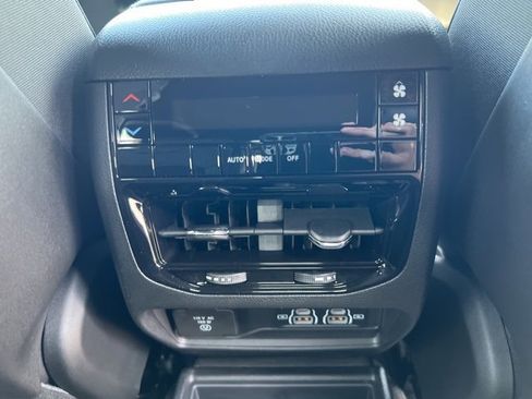 New 2025 Jeep Grand Cherokee L Altitude image 16