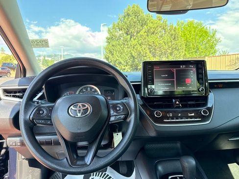 Used 2022 Toyota Corolla LE FWD image 12